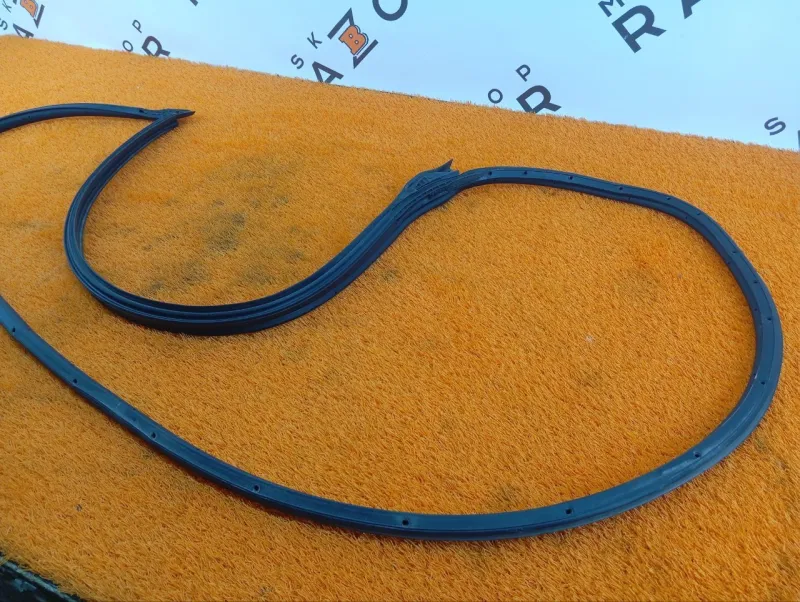 Уплотнитель двери