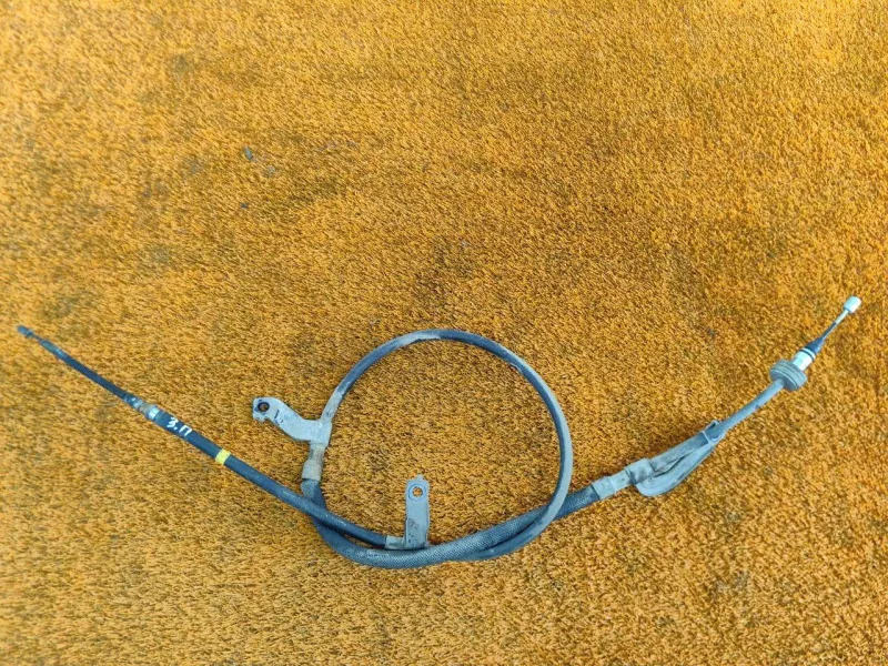 Трос стояночного тормоза