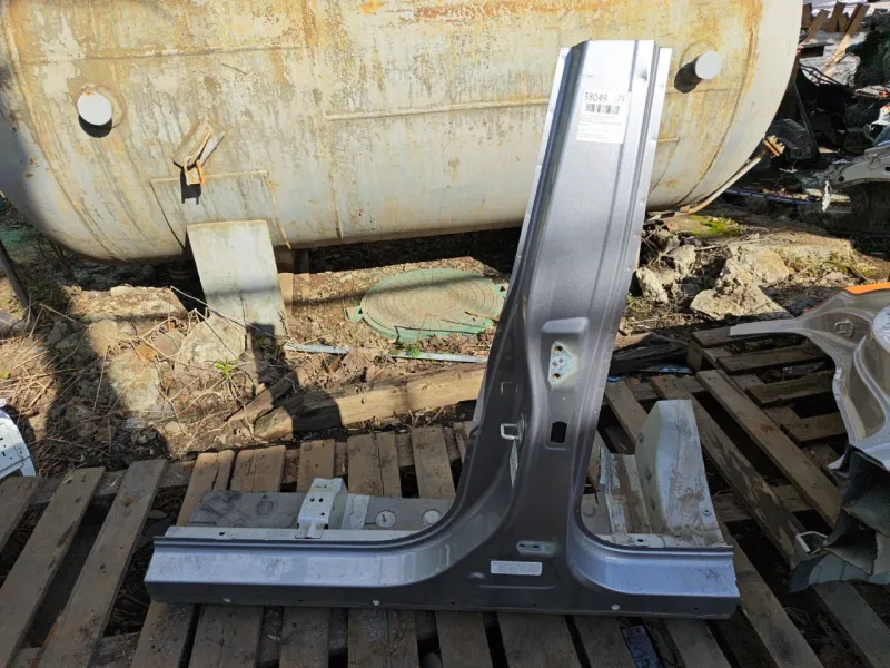 Порог с центральной стойкой