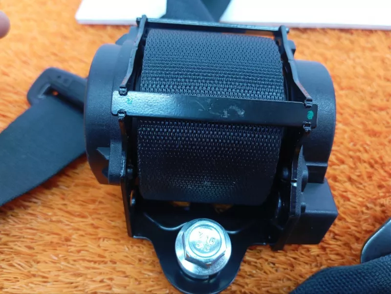 Ремень безопасности