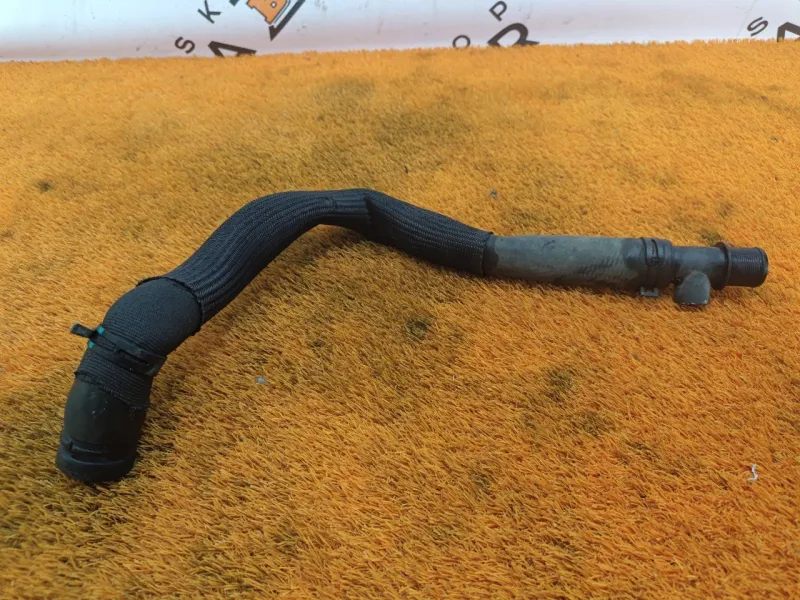 Патрубок радиатора