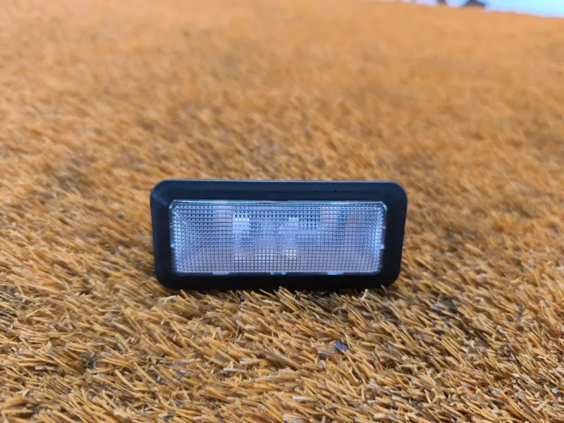 Плафон подсветки багажника