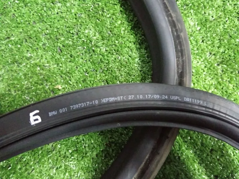 Уплотнитель багажника