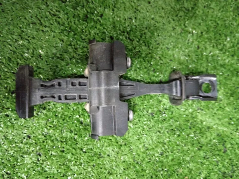 Ограничитель двери