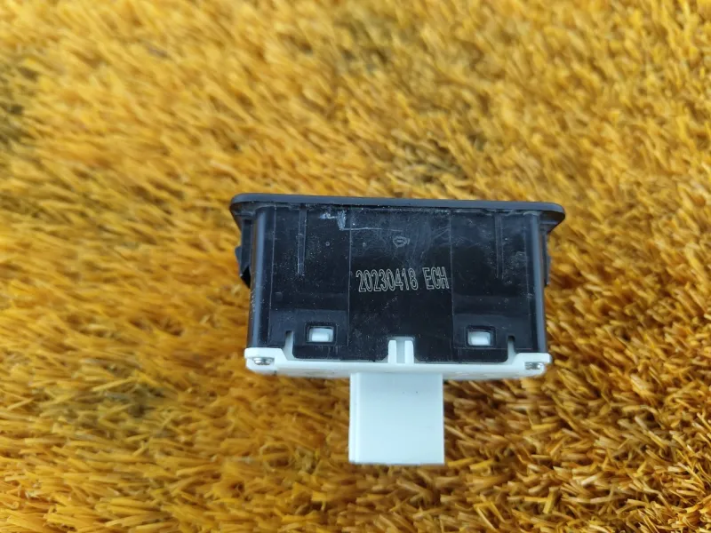 Кнопка багажника