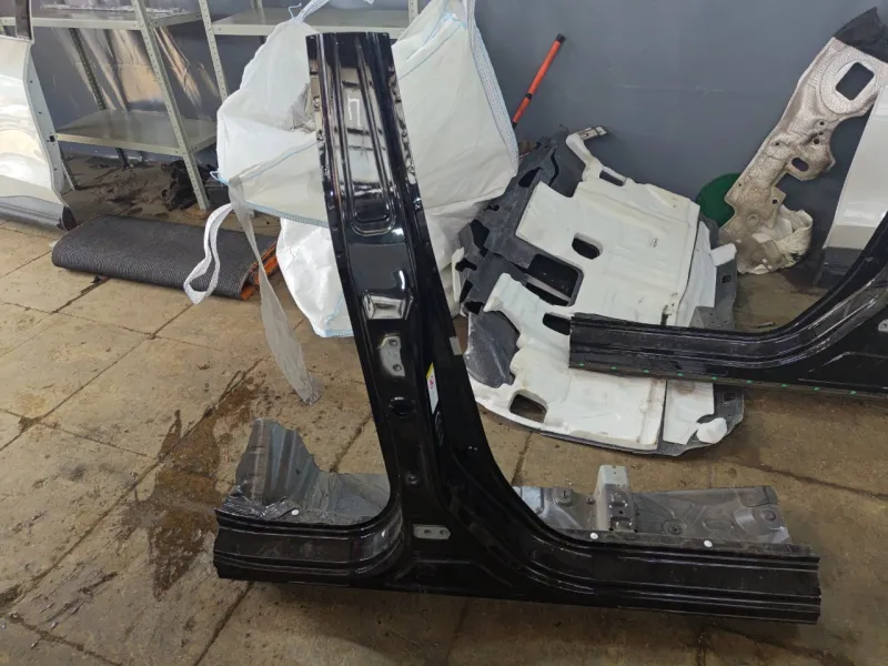 Порог с центральной стойкой