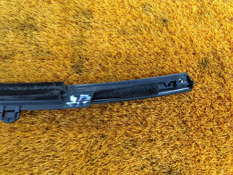 Молдинг стекла