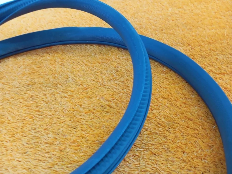 Уплотнитель проема двери