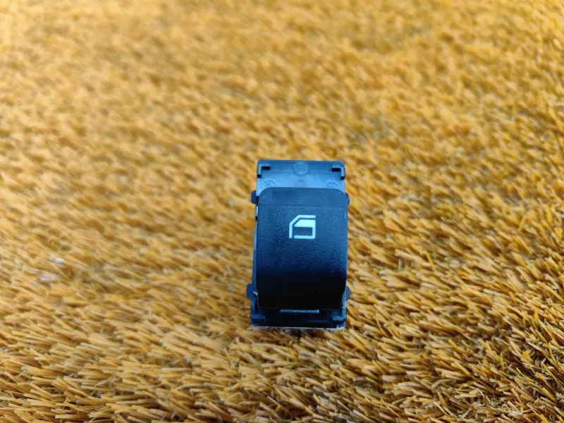 Кнопка стеклоподъемника