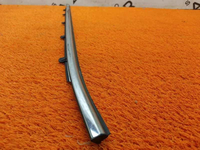 Молдинг стекла