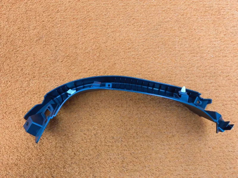 Обшивка крышки багажника