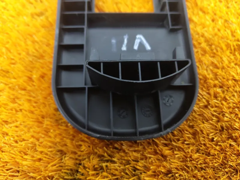 Заглушка крепления сиденья