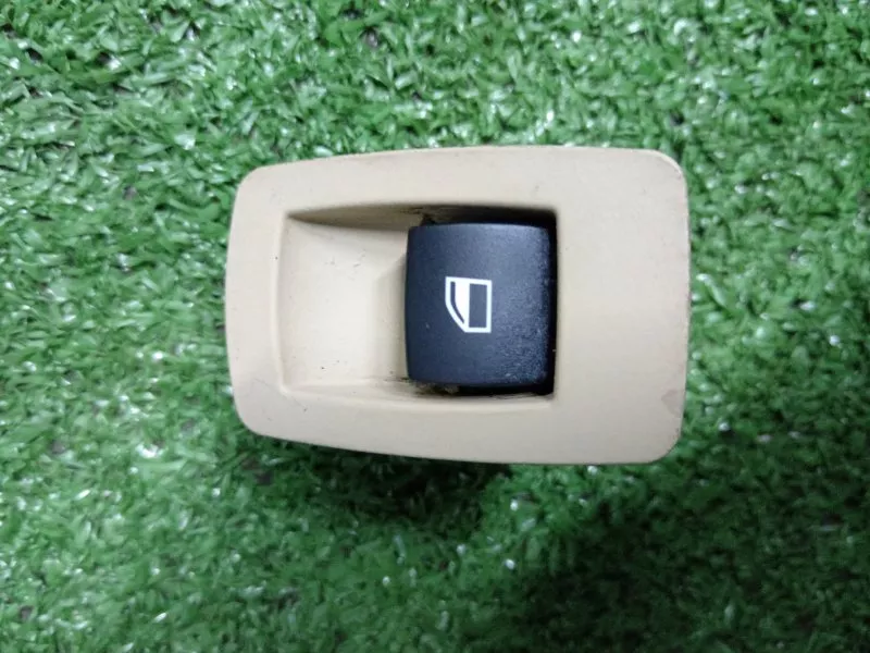 Кнопка стеклоподъемника