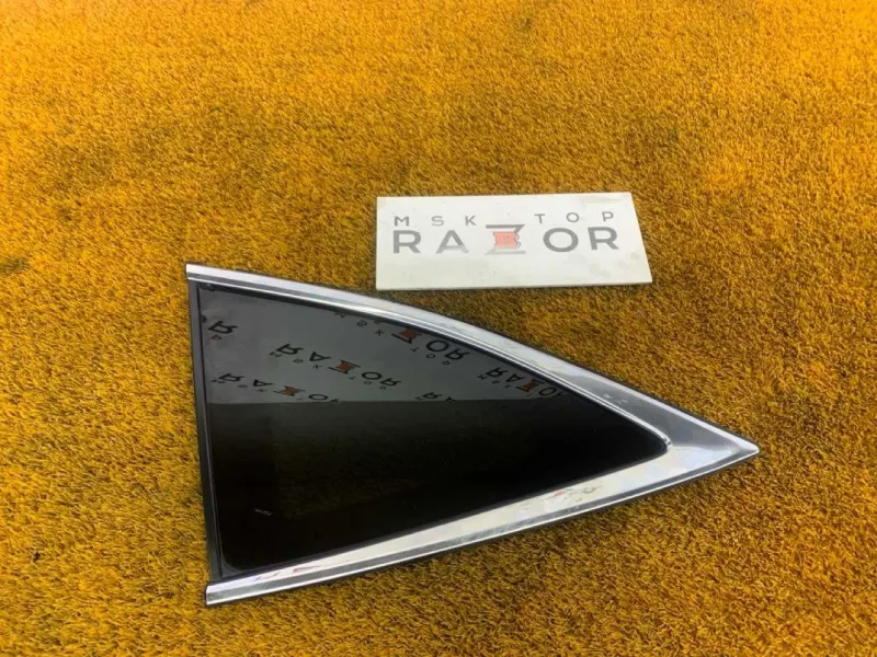 Форточка задняя