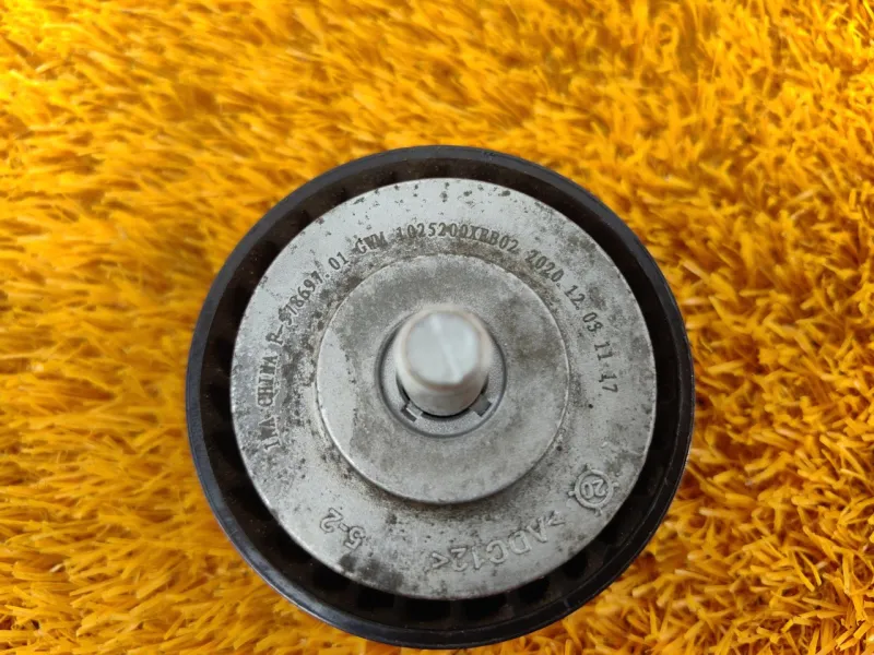 Ролик обводной навесного оборудования