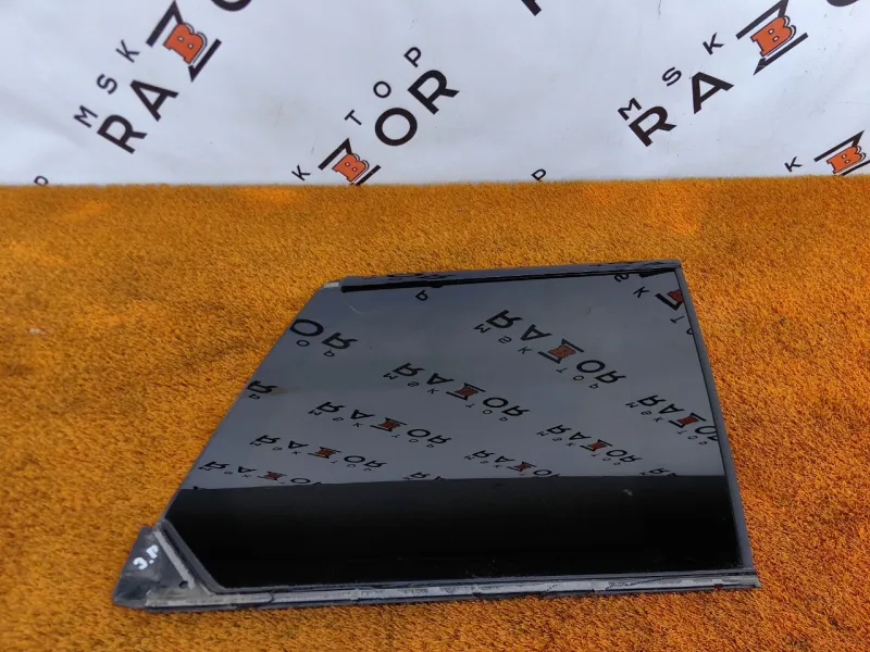 Форточка задняя