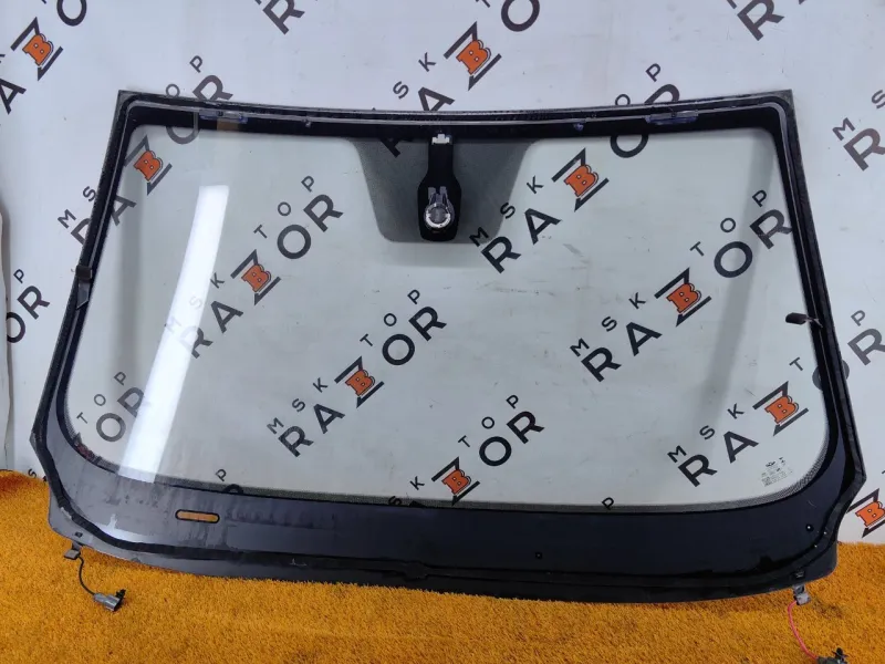 Стекло лобовое