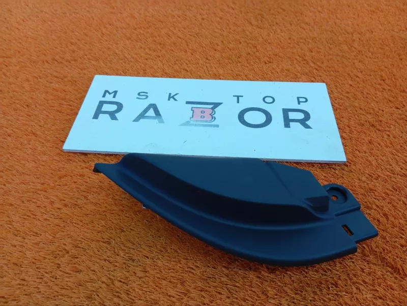 Уголок двери