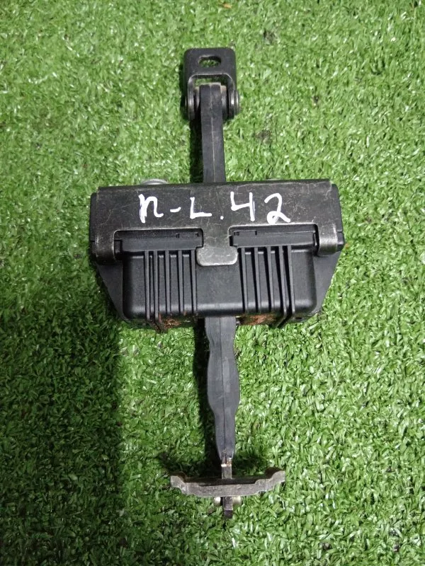 Ограничитель двери