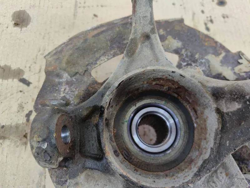 Кулак поворотный