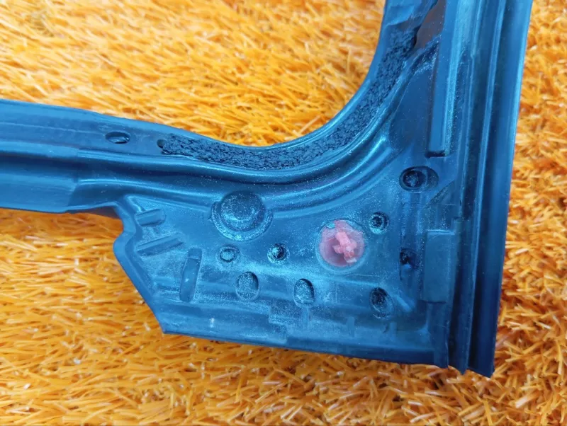 Уплотнитель двери