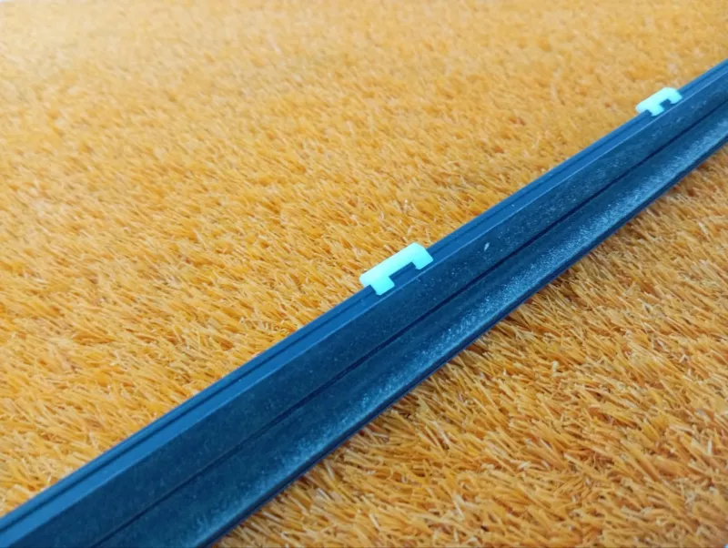 Уплотнитель стекла двери