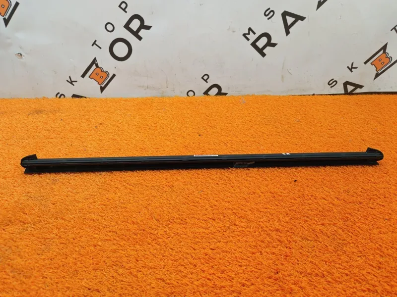 Уплотнитель стекла двери