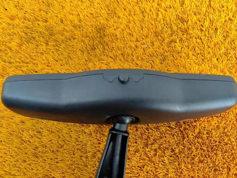 Зеркало заднего вида