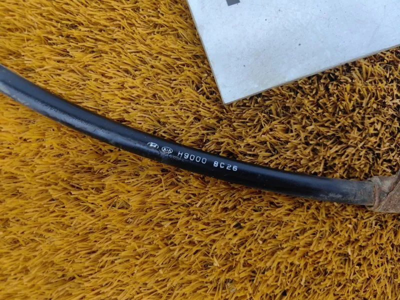 Трос стояночного тормоза