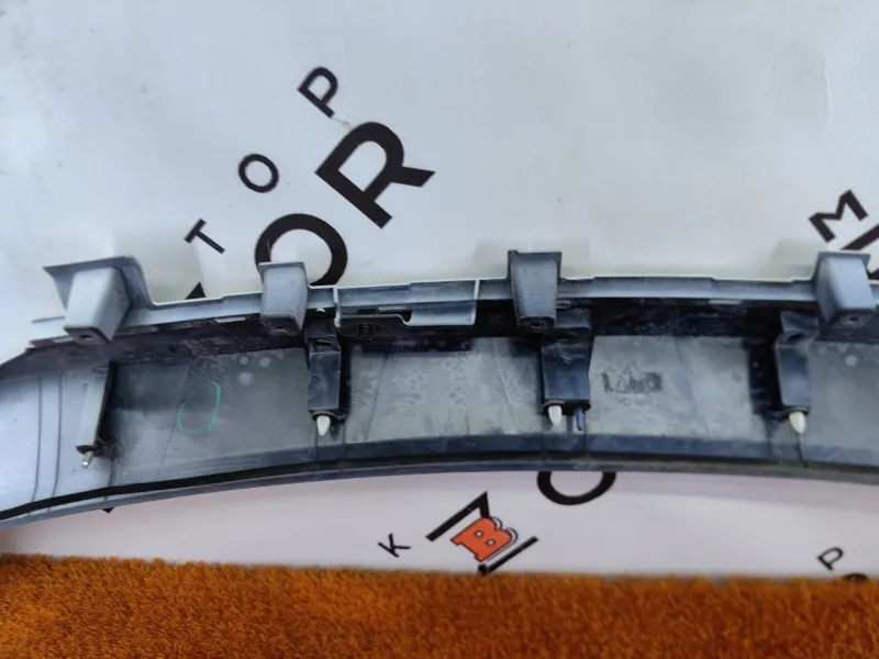 Накладка крышки багажника