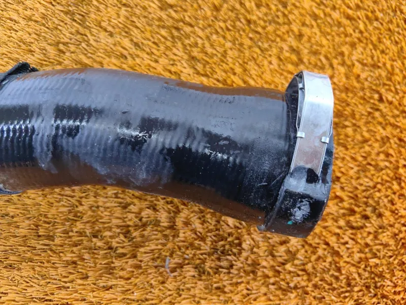 Патрубок интеркулера