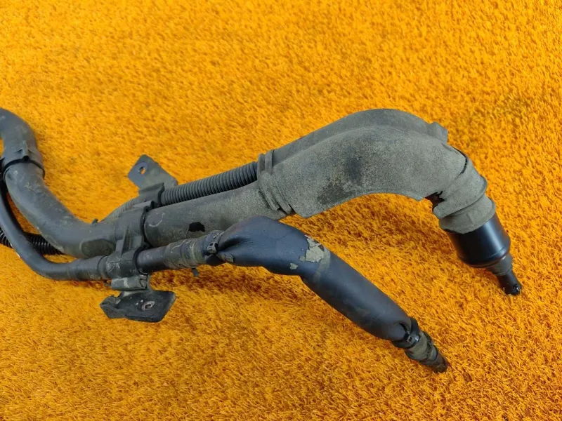 Горловина топливного бака