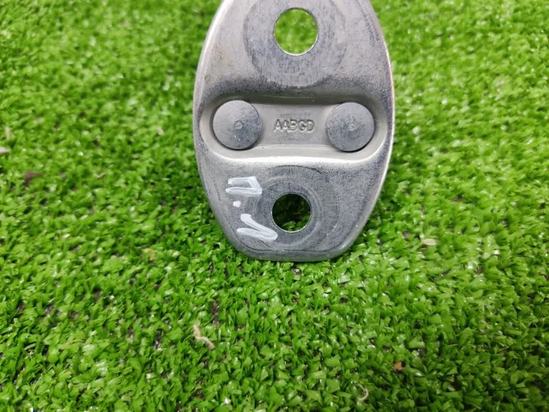 Ответная часть замка двери