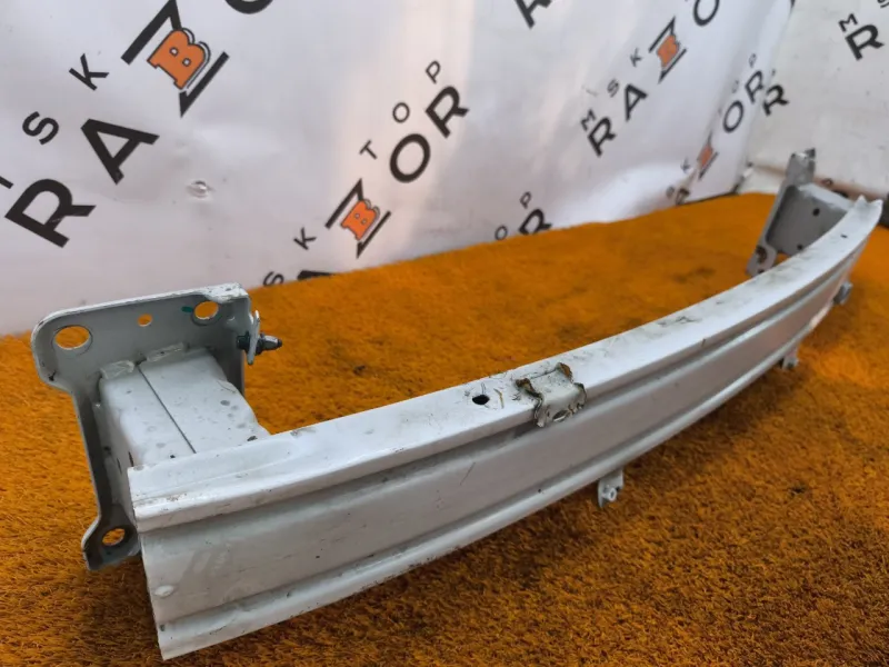 Усилитель бампера