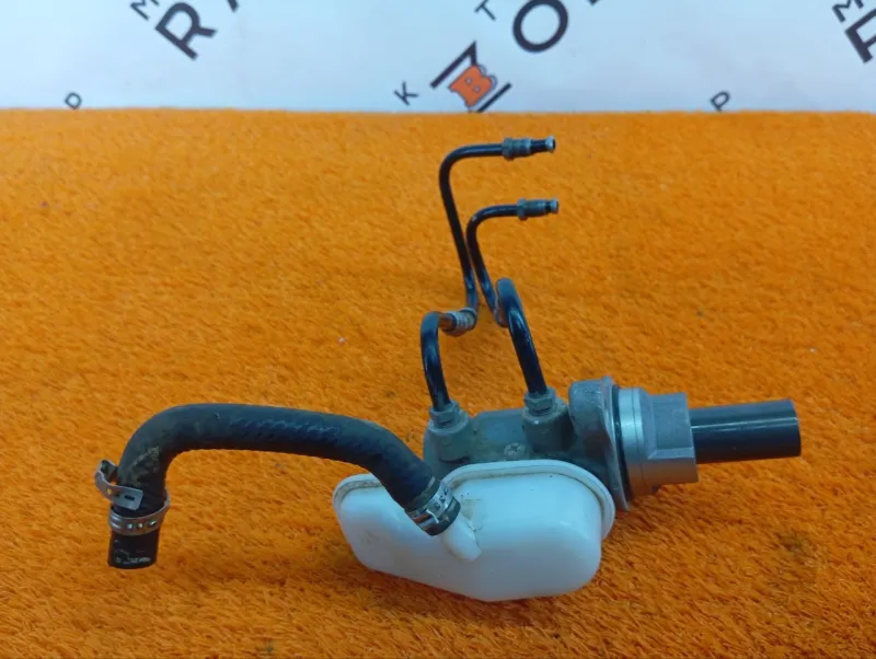 Главный тормозной цилиндр