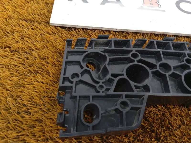 Крепление бампера