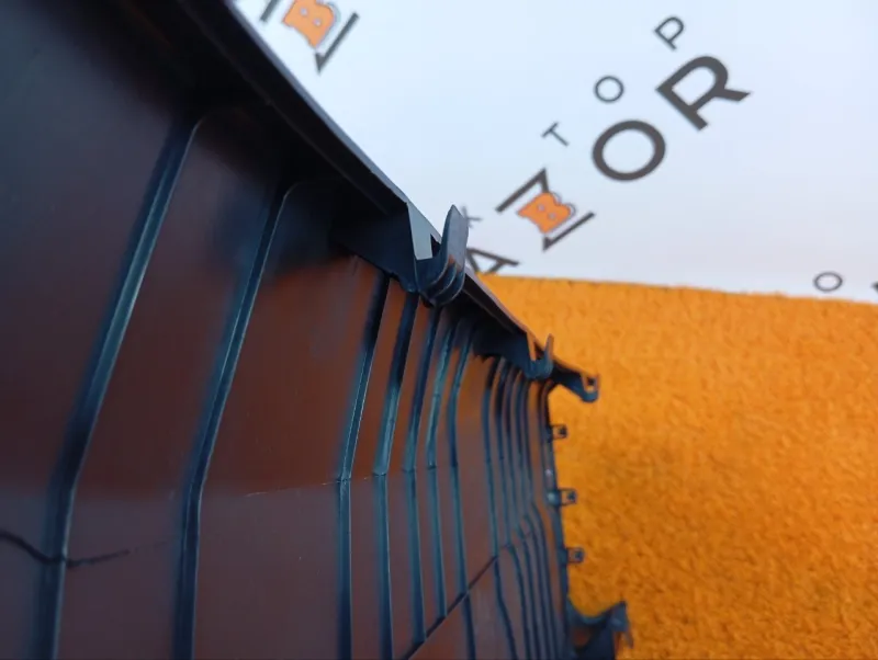 Обшивка центральной стойки