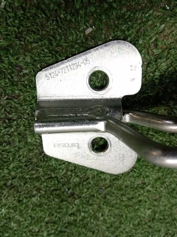 Ответная часть замка багажника