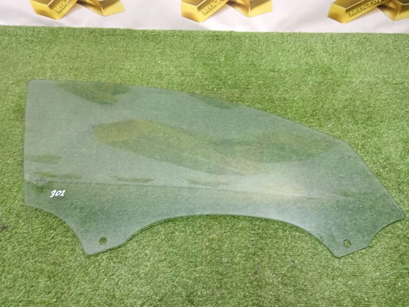 Стекло двери Audi A6 2011 4G0845201 C7, переднее правое