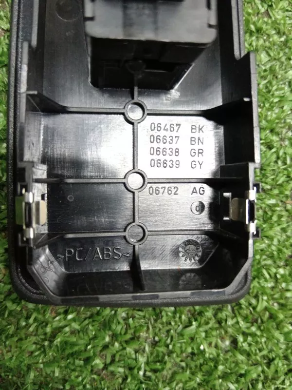 Кнопка стеклоподъемника