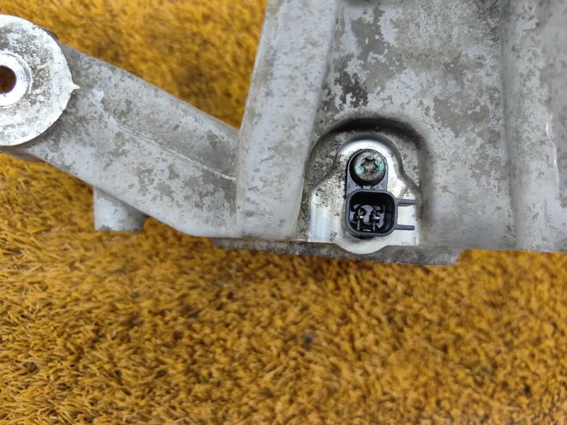 Кулак поворотный