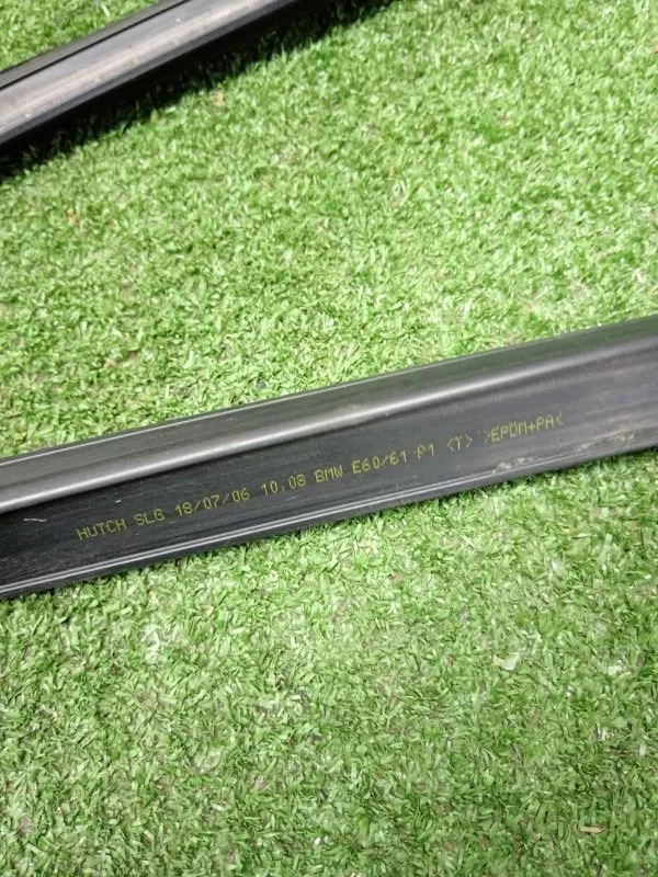 Уплотнитель стекла двери