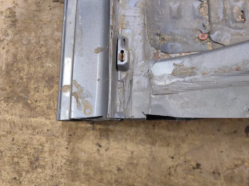 Порог с центральной стойкой