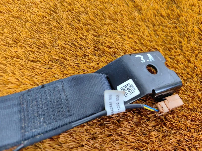 Ответная часть ремня безопасности