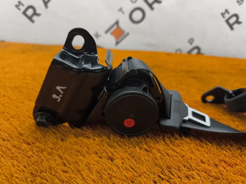 Ремень безопасности