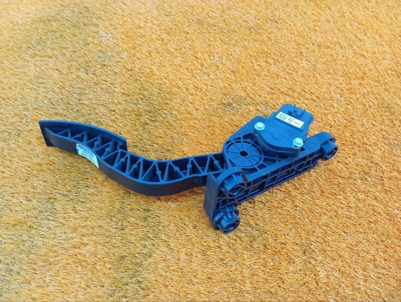 Педаль газа