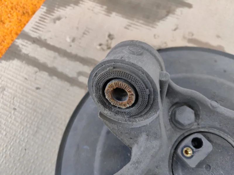 Кулак поворотный