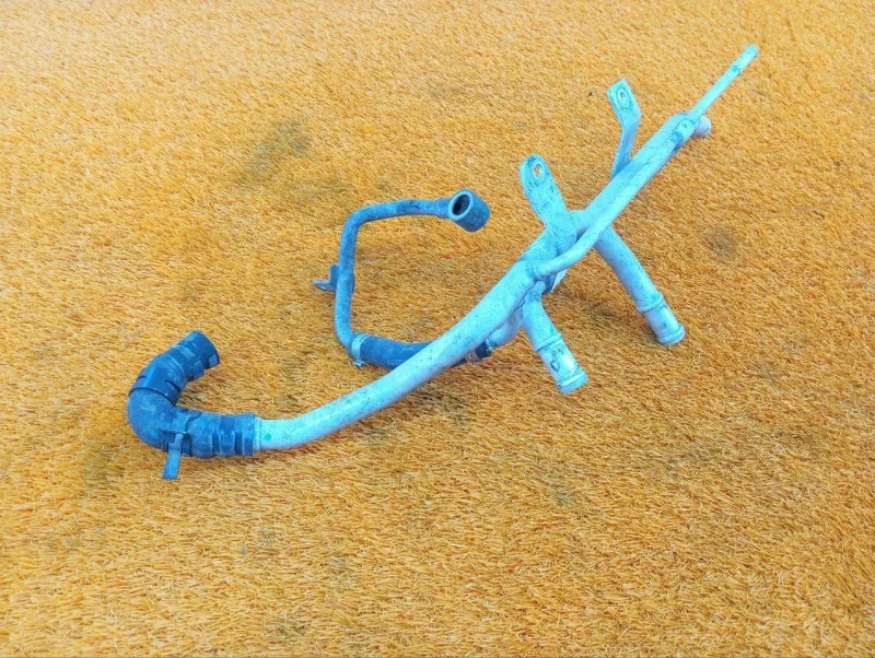 Трубка системы охлаждения