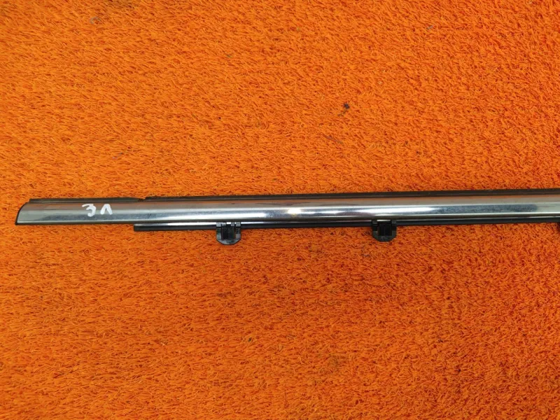 Молдинг стекла