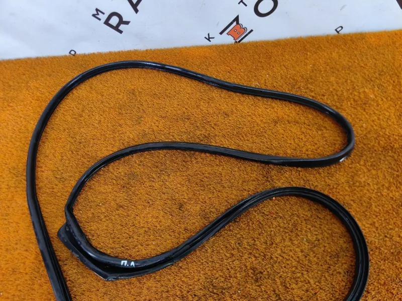 Уплотнитель двери